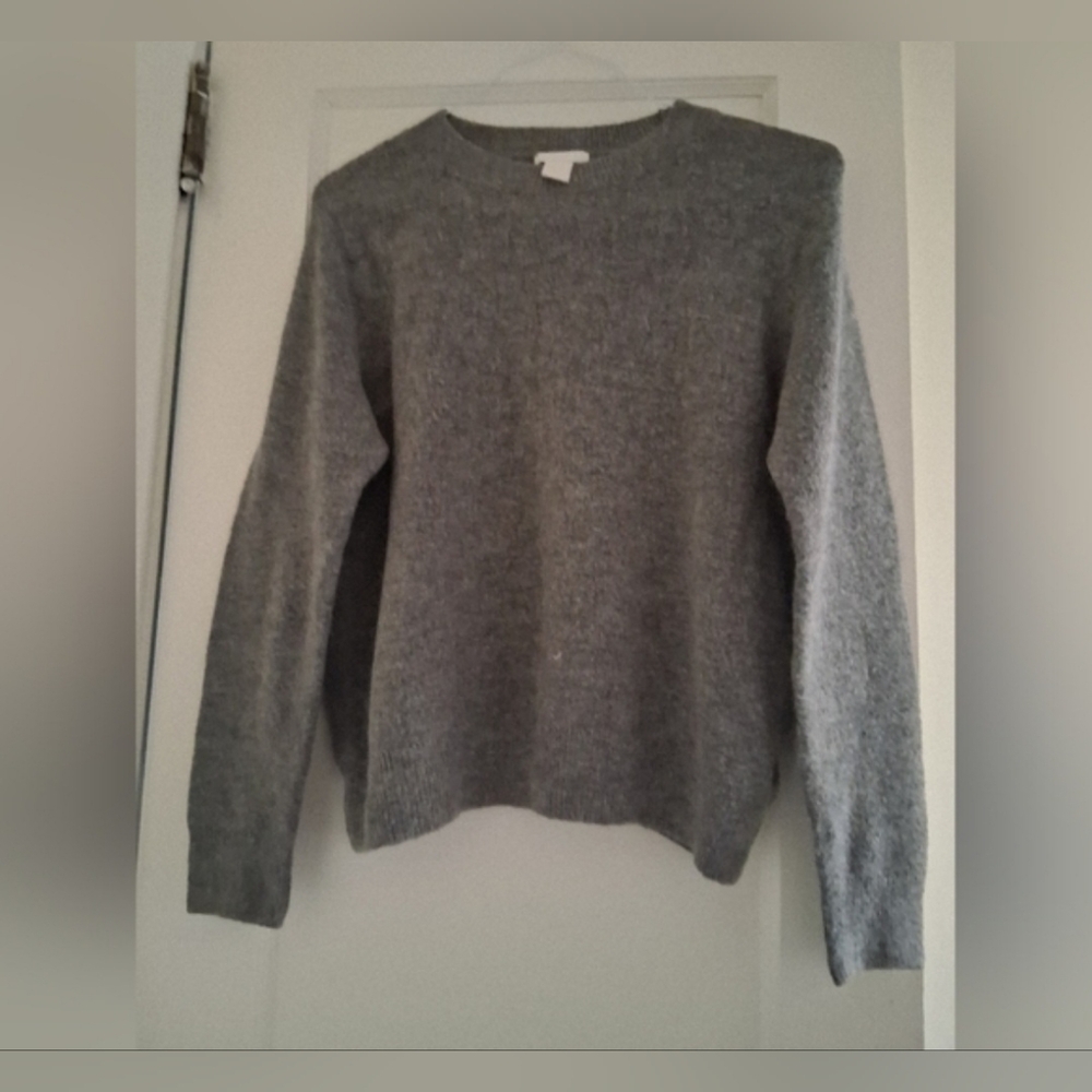 Gray H and M Sweater - Picture 1 of 6
